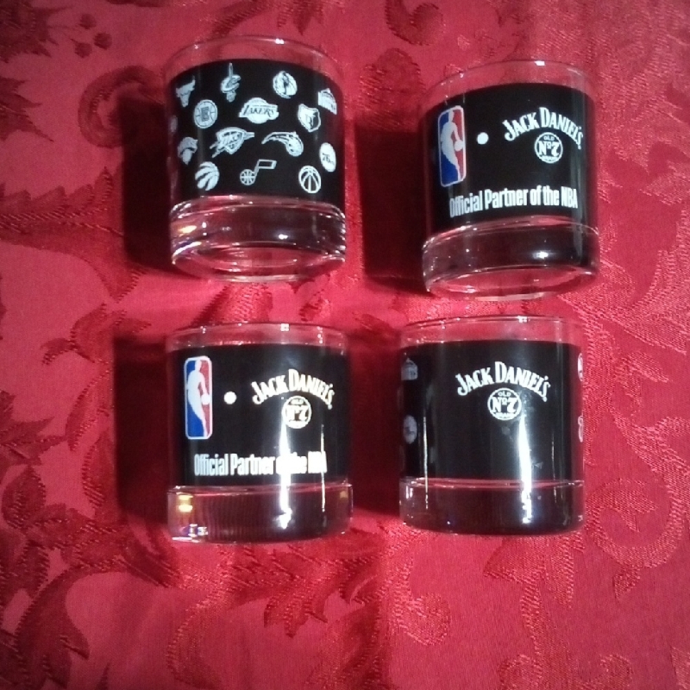 Jack Daniels Black NBA Glass Set